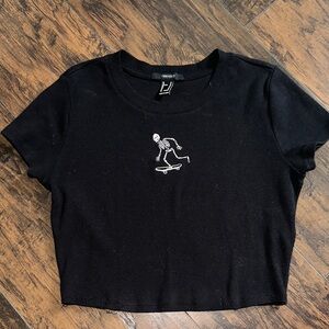 Black Ribbed Cropped Tee Skeleton on Skateboard